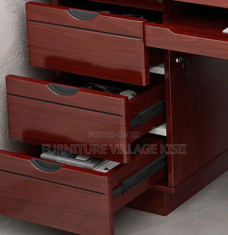 Office Desk: Executive Mahogany Desk1200mm