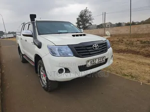 Toyota Hilux 2008 White