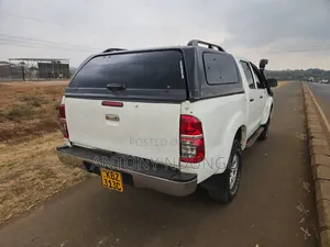 Toyota Hilux 2008 White