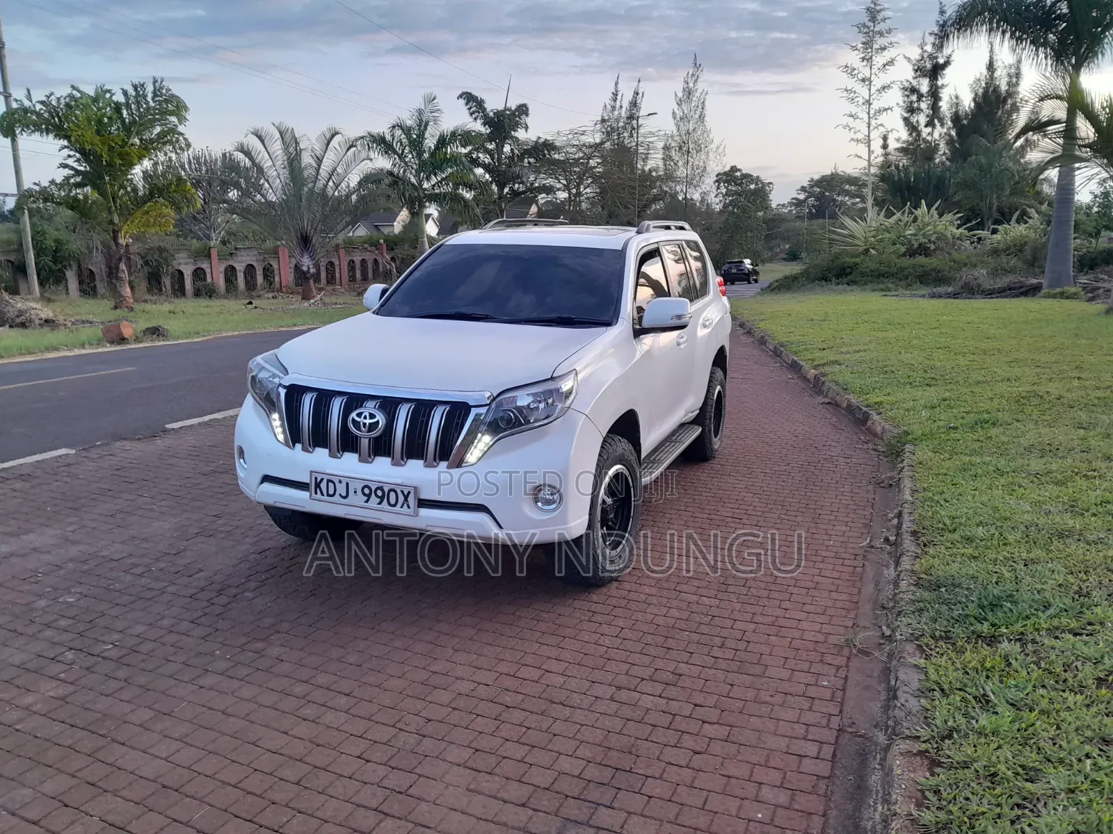 Toyota Land Cruiser Prado 2016 White