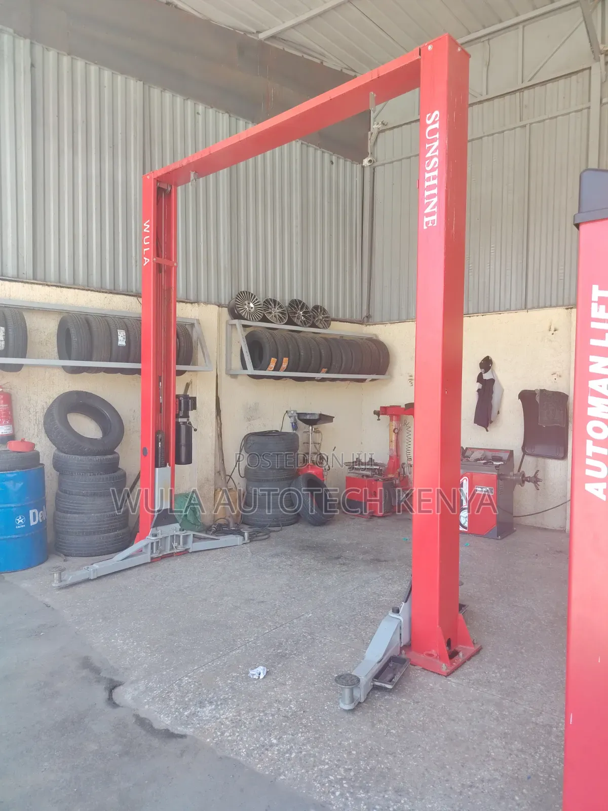 Efficient Stable and Reliable 2post Carlift 4tn Machine Sunshine Italy