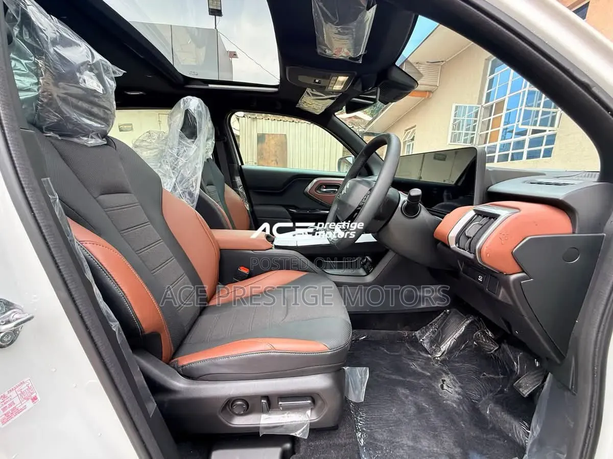 Suzuki Vitara 2025 White