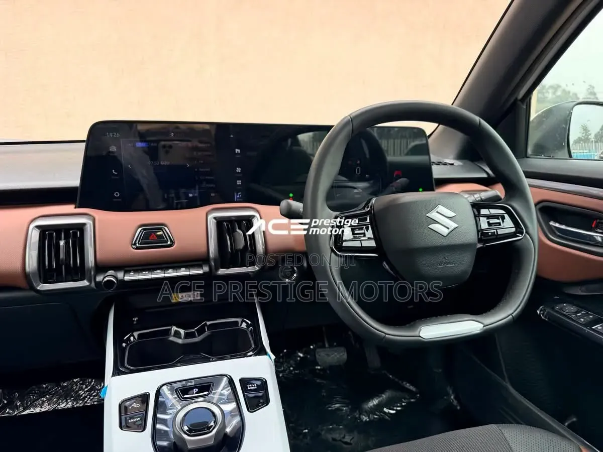 Suzuki Vitara 2025 White