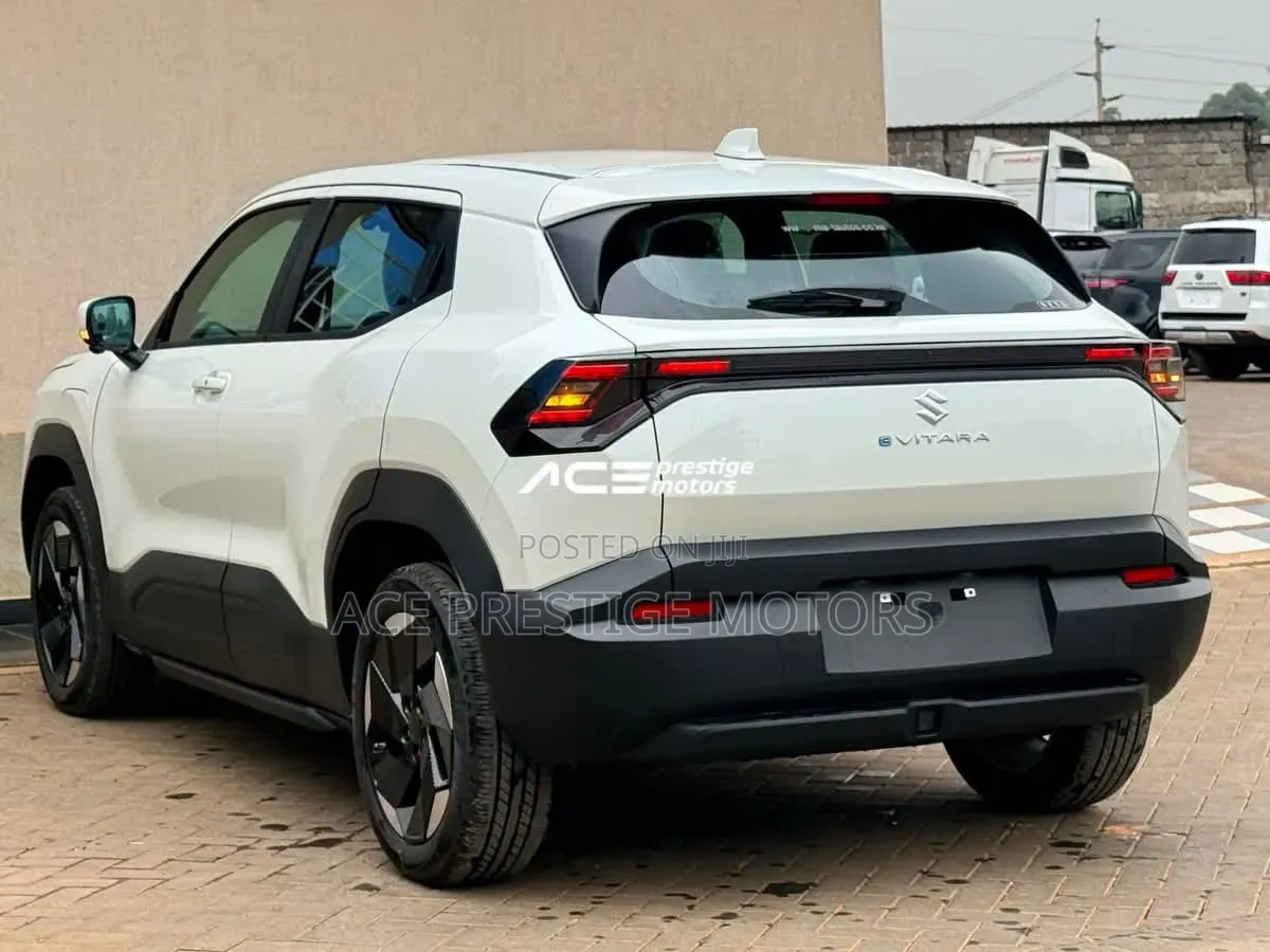 Suzuki Vitara 2025 White