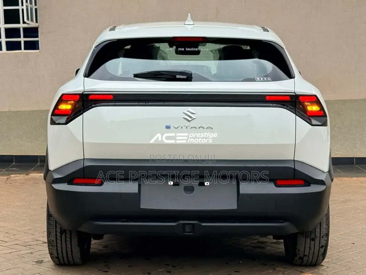 Suzuki Vitara 2025 White