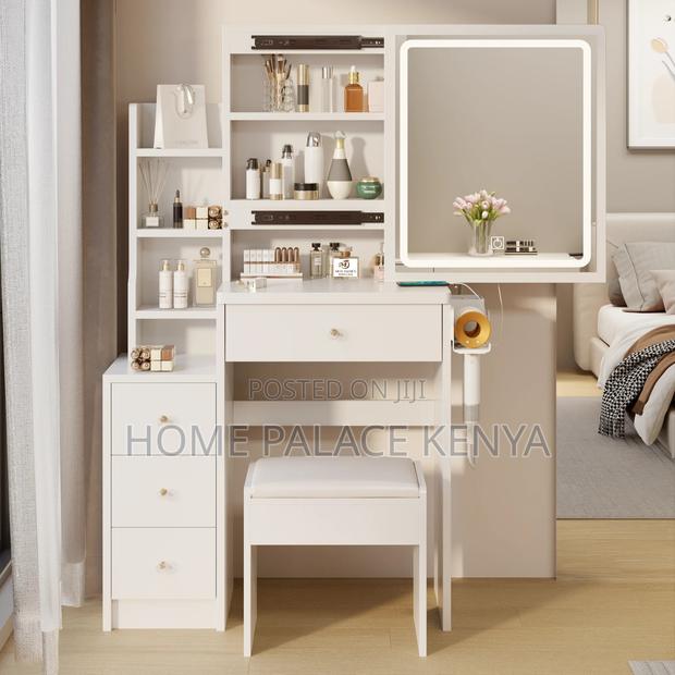 Dressing Table; Stylish Contemporary Dressing Table With Storage