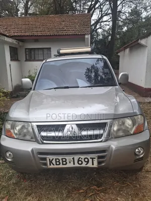 Mitsubishi Pajero 2006 Silver