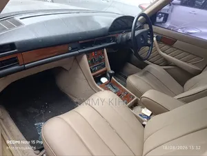 Mercedes-Benz 300E 1990 Black