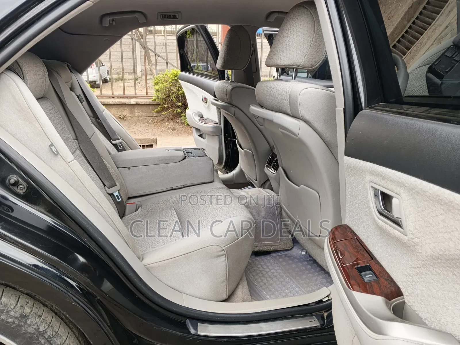 Toyota Crown 2013 Black