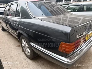 Mercedes-Benz 300E 1990 Black