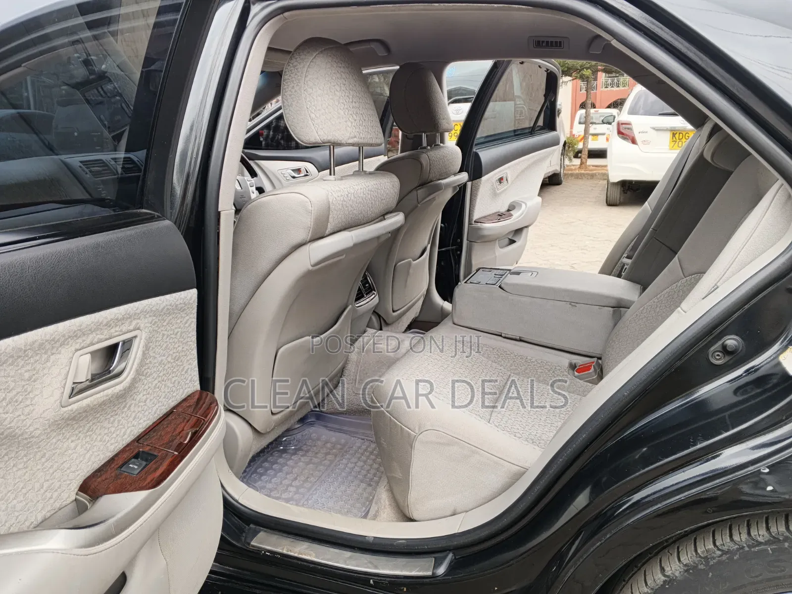 Toyota Crown 2013 Black