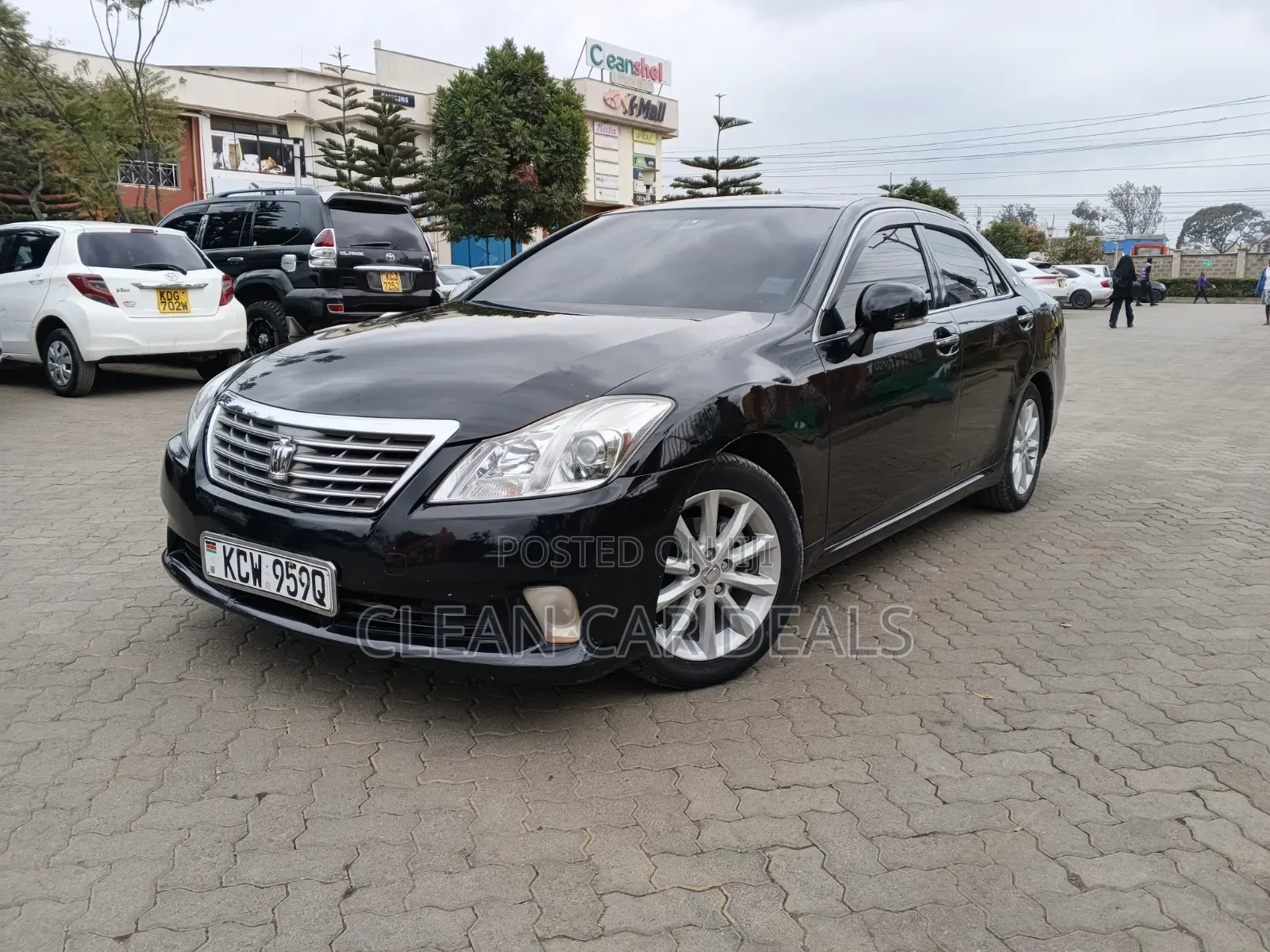 Toyota Crown 2013 Black