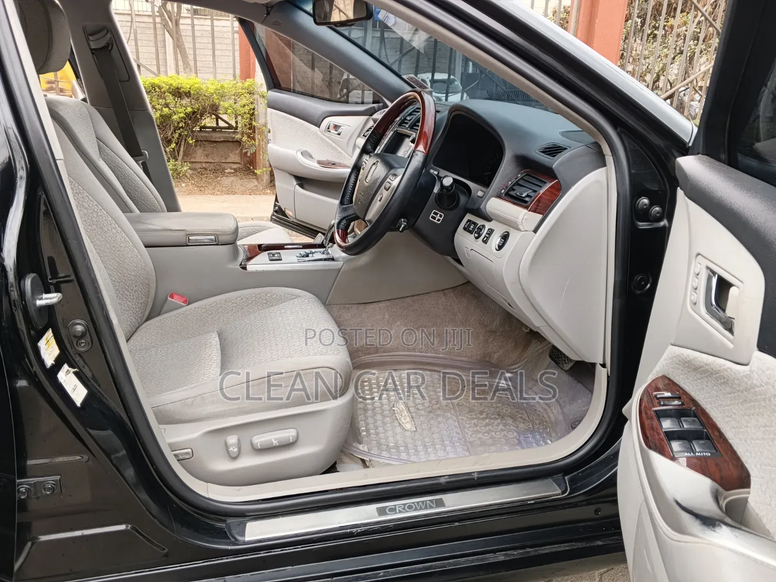 Toyota Crown 2013 Black