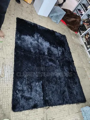 Add Instant Warmth to Your Room With Cute Fluffy Carpets