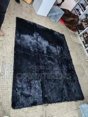 Add Instant Warmth to Your Room With Cute Fluffy Carpets