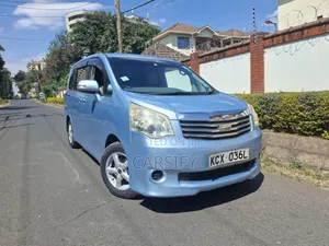 Toyota Noah 2012 Blue