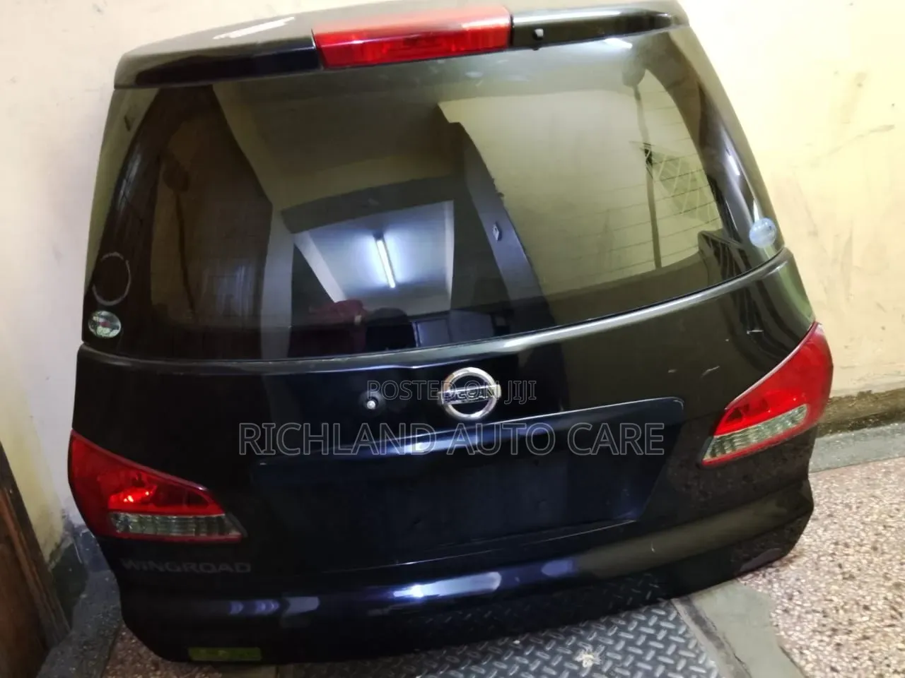 Rear Gate Nissan Wingroad Y12