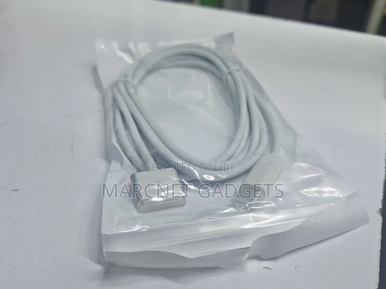 Apple Woven USB Type C to Magsafe 3 Cable Upto 140W