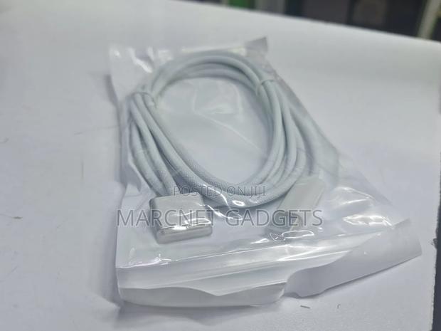 Apple Woven USB Type C to Magsafe 3 Cable Upto 140W
