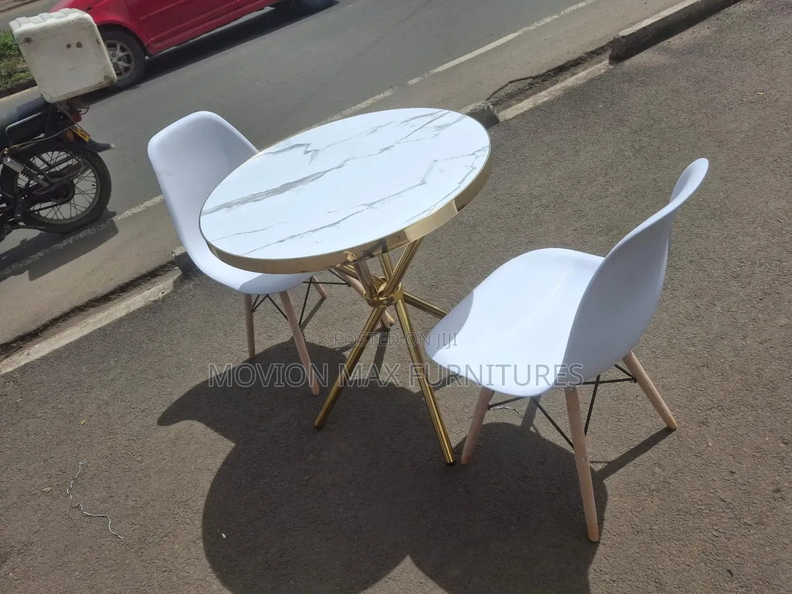 Dinning Table Eames Chair, Payment on Delivery