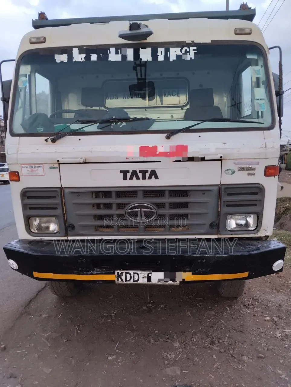 Tata LPK 2518 6×4 Tipper 2021 White and Blue