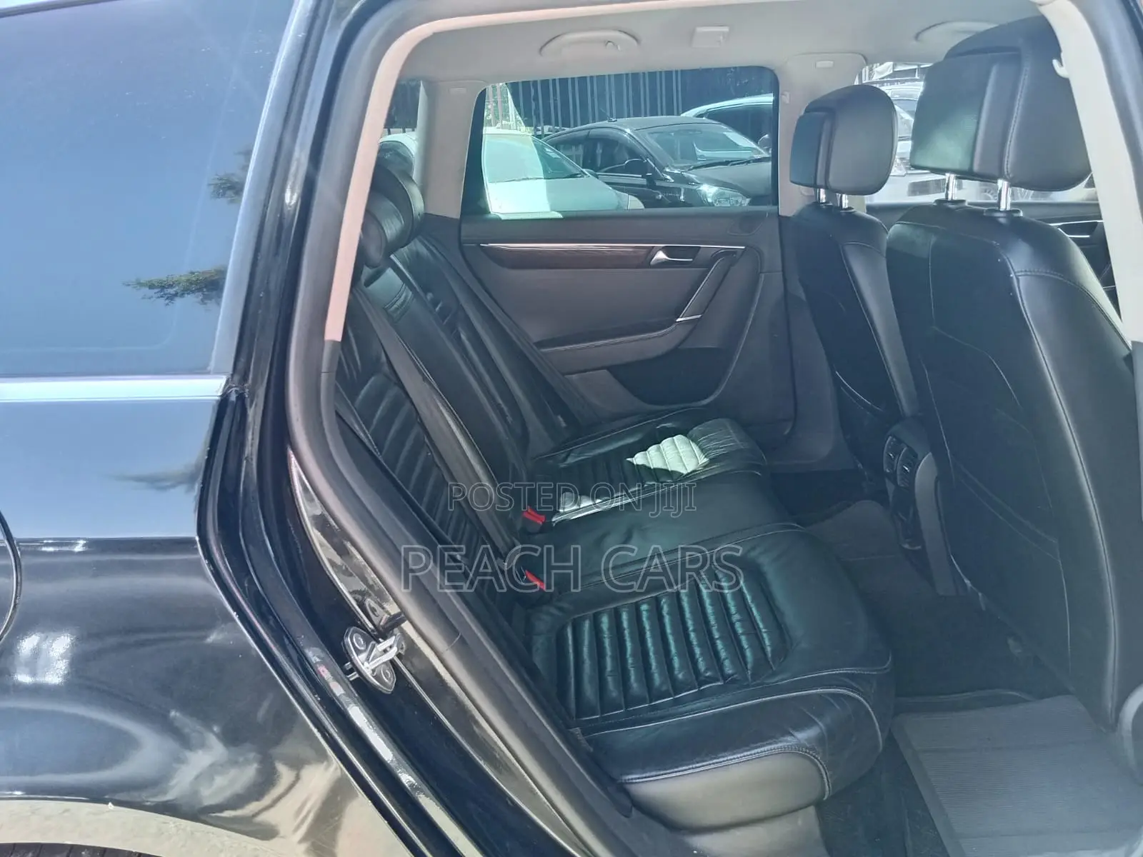 Volkswagen Passat 2011 Black