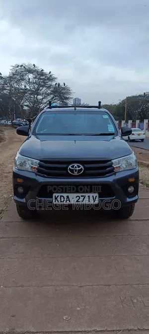 Toyota Hilux 2020 Gray