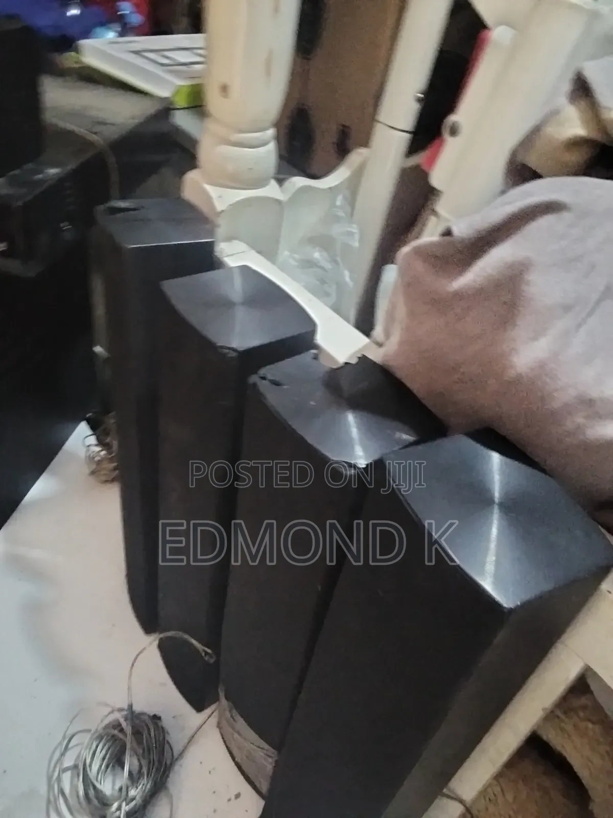 LG LHD 457 5.1-Channel DVD Home Theater System