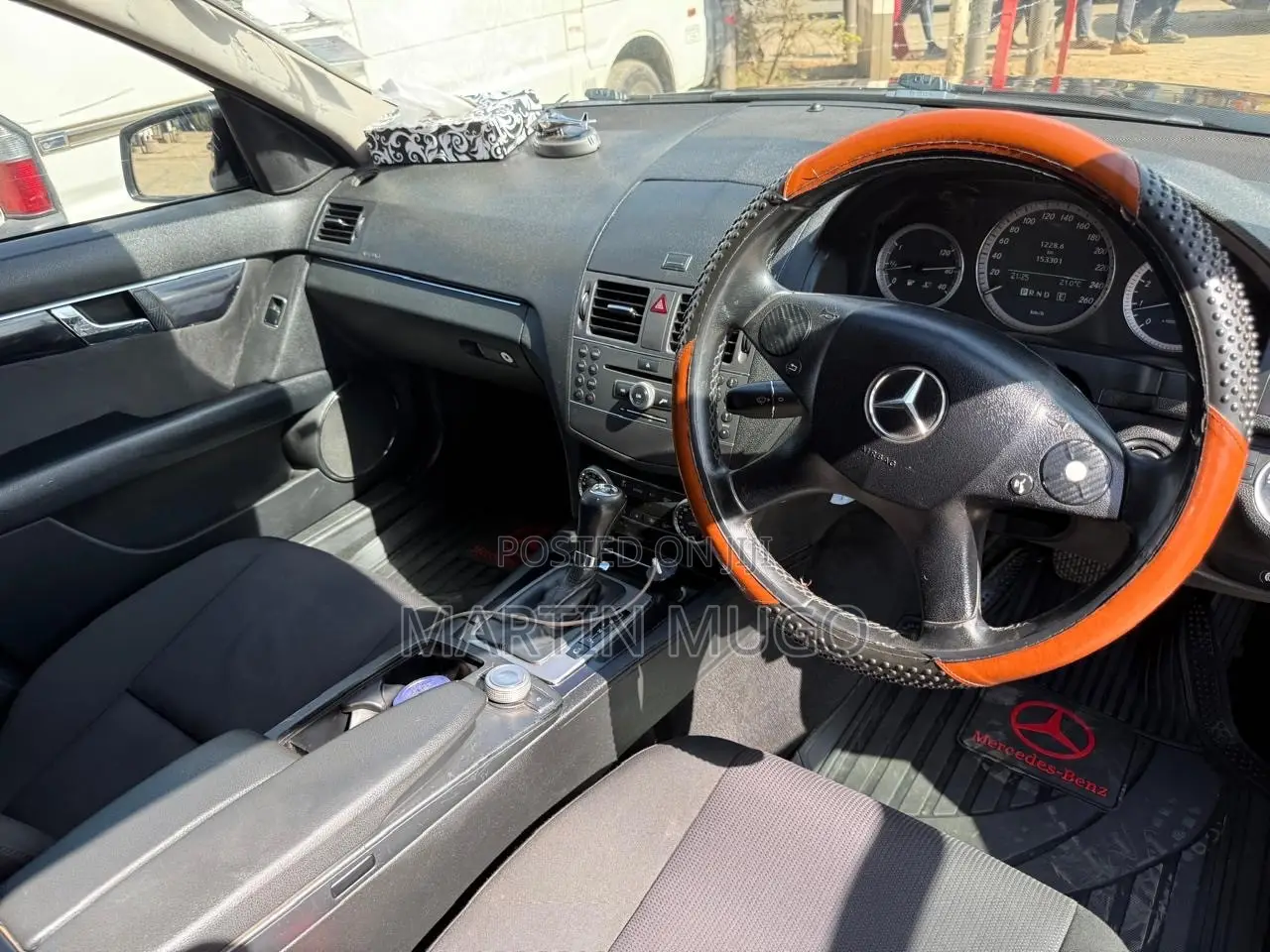 Mercedes-Benz C200 2010 Black