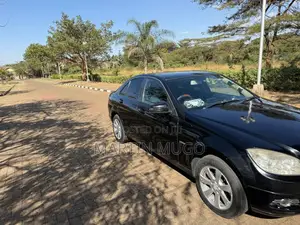 Mercedes-Benz C200 2010 Black
