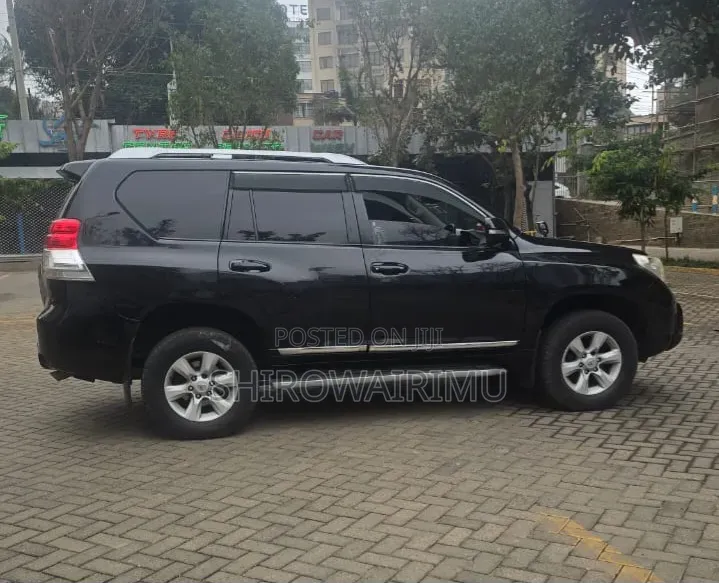 Toyota Land Cruiser Prado 2012