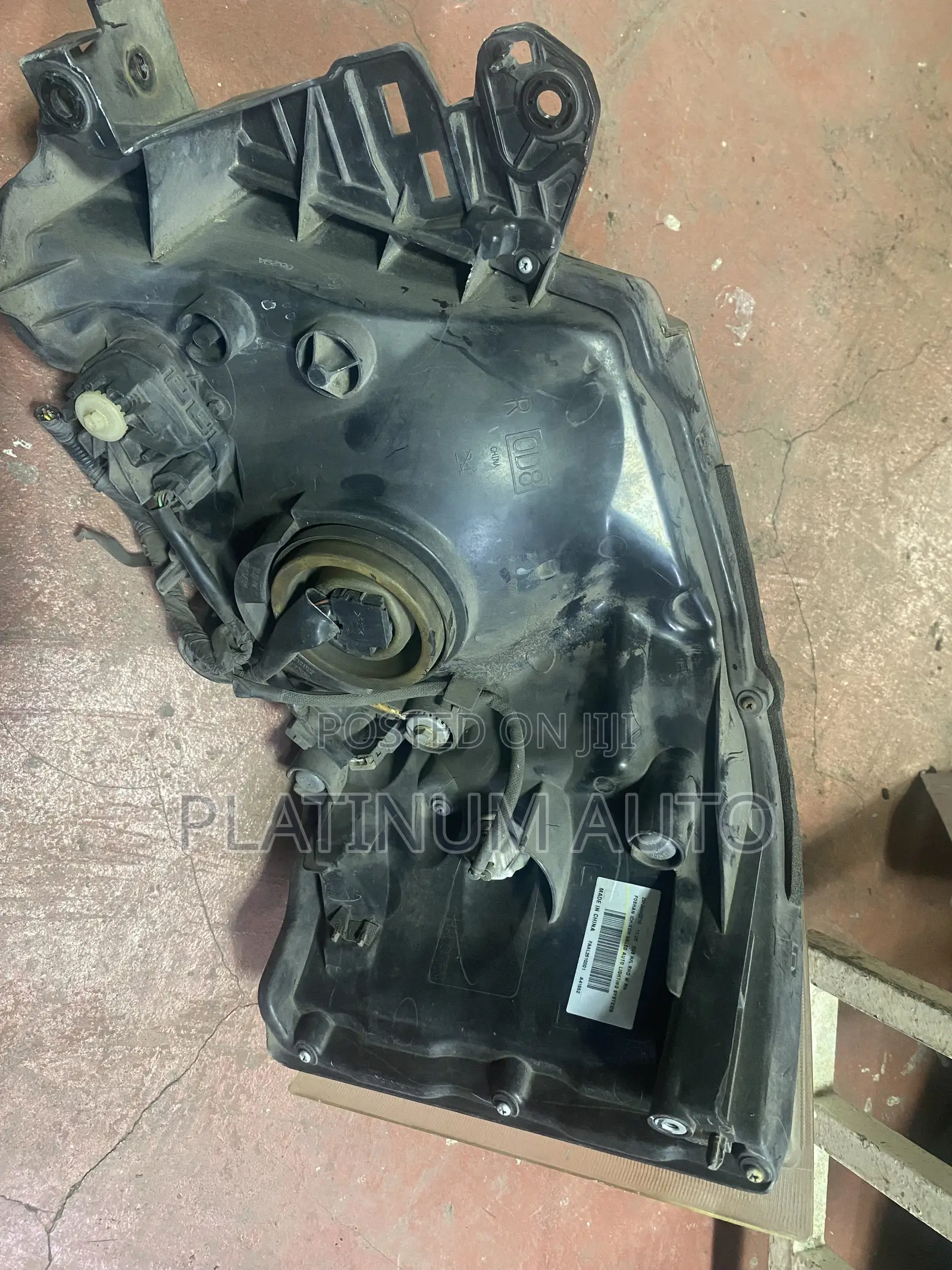 Headlight Nv350
