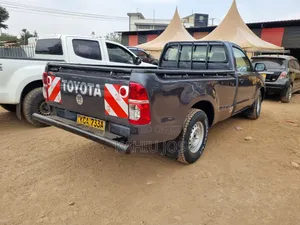 Toyota Hilux 2014 Gray