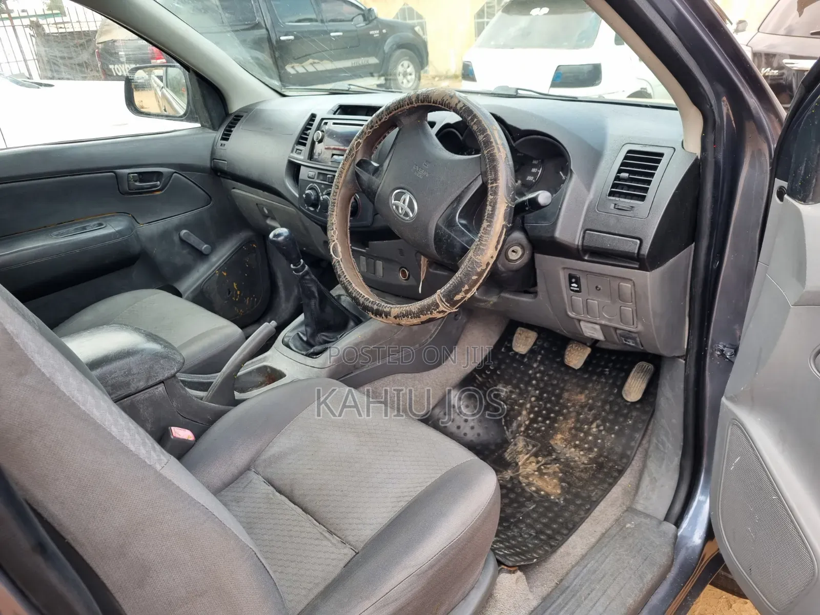 Toyota Hilux 2014 Gray