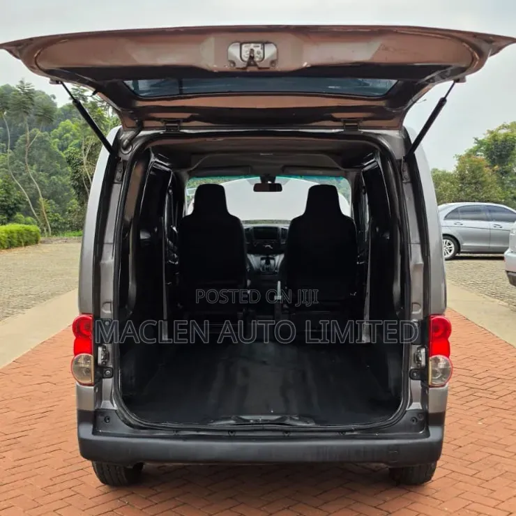 Nissan NV200 2012 Grey