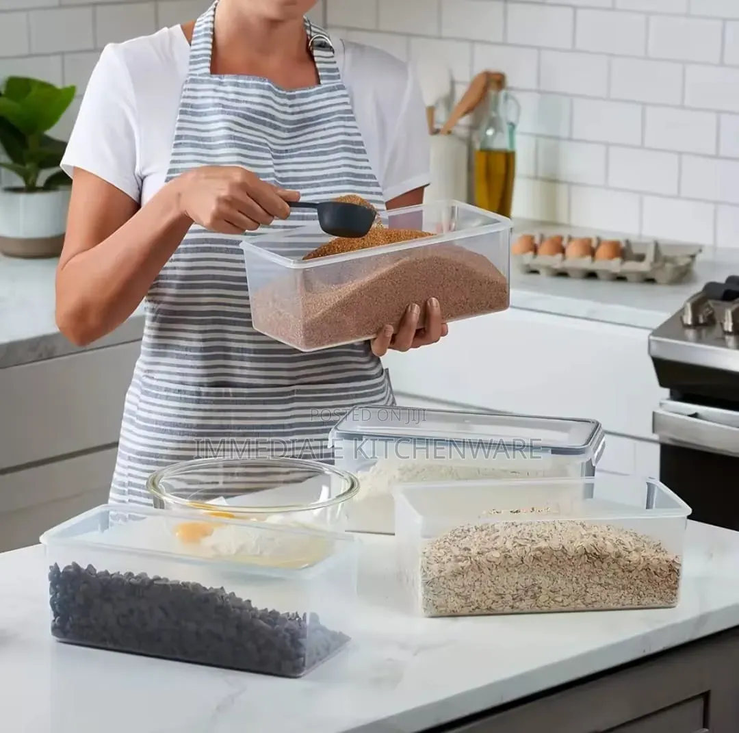 4pcs Transparent Airtight Food Storage Containers With Lids.