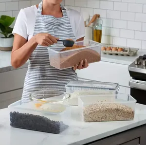 4pcs Transparent Airtight Food Storage Containers With Lids.