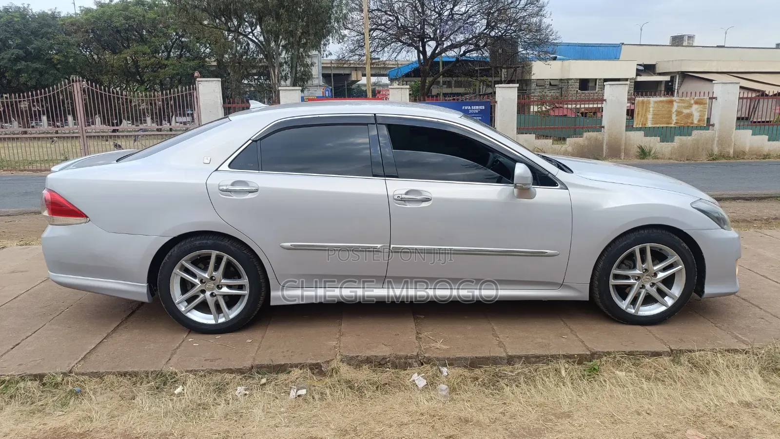 Toyota Crown 2011 Silver