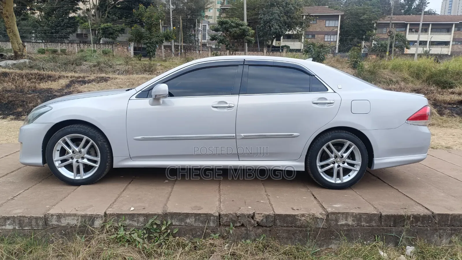 Toyota Crown 2011 Silver