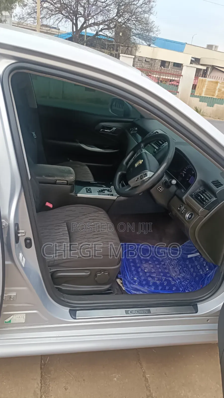 Toyota Crown 2011 Silver