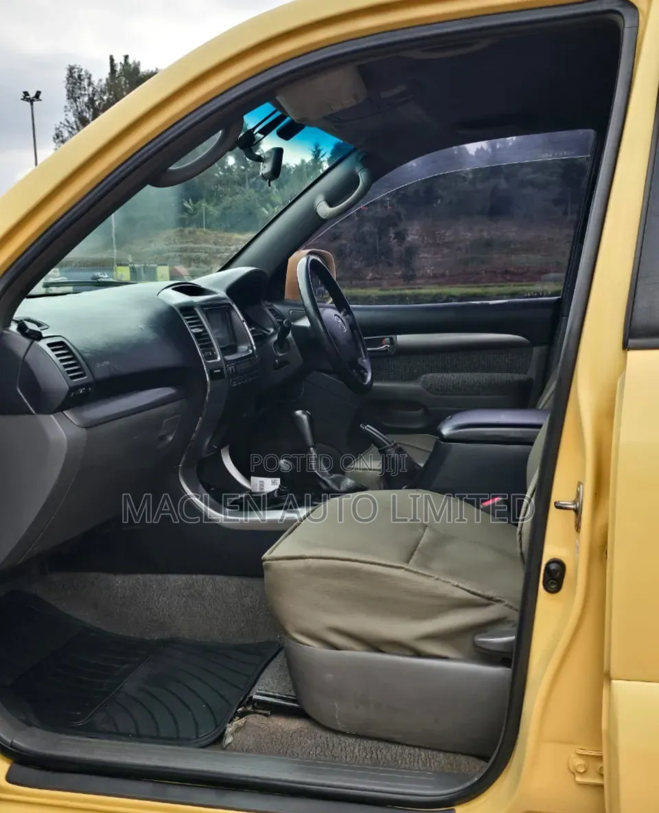 Toyota Land Cruiser Prado 2007 Yellow