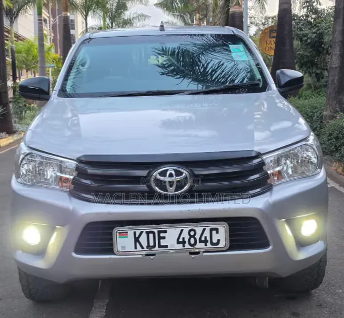 Toyota Hilux 2021 Silver
