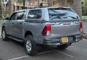 Toyota Hilux 2021 Silver