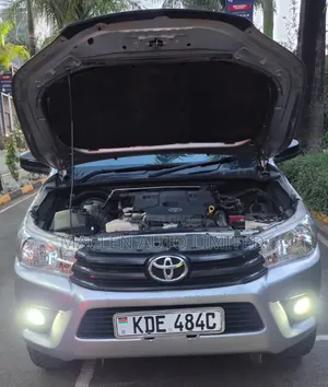 Toyota Hilux 2021 Silver