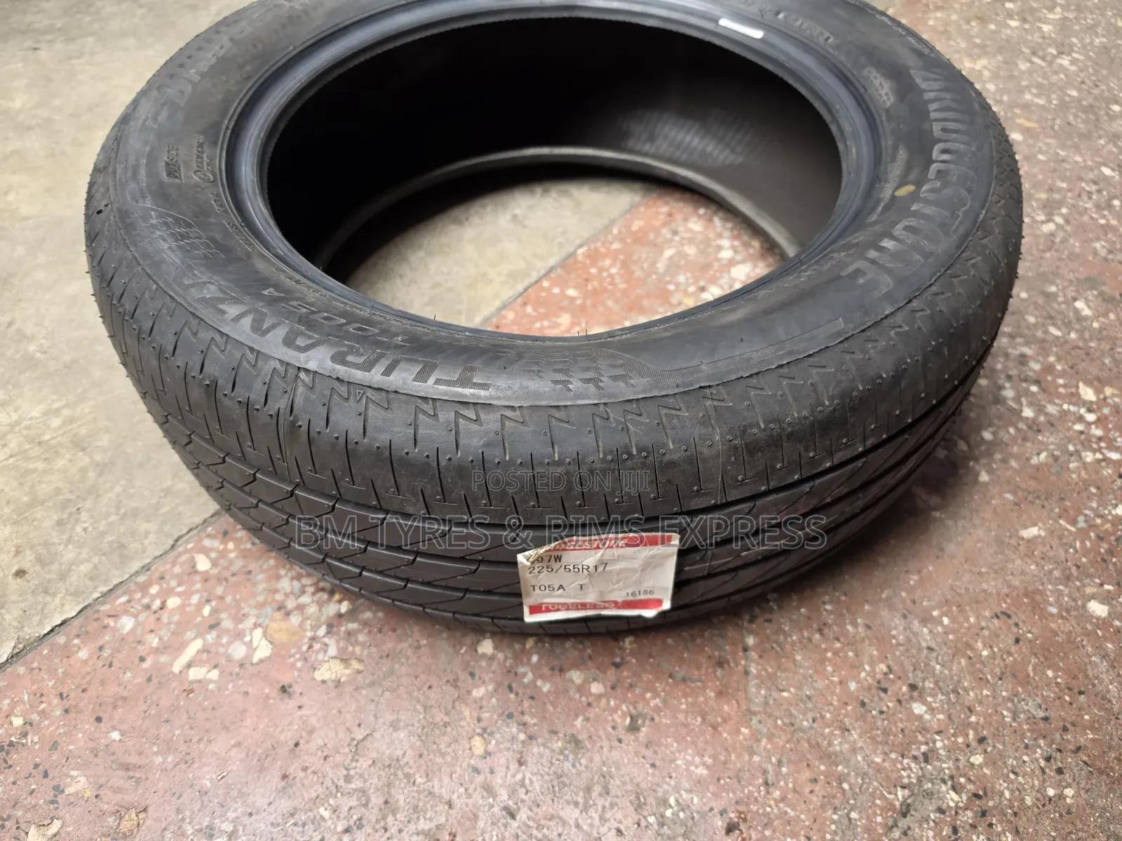 225 /55 R17 BRIDGESTONE TIRES (Japan)