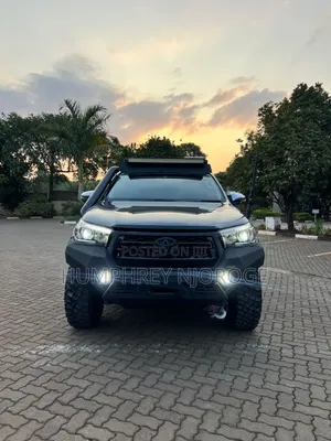 Toyota Hilux SR5 4x4 2019 Gray