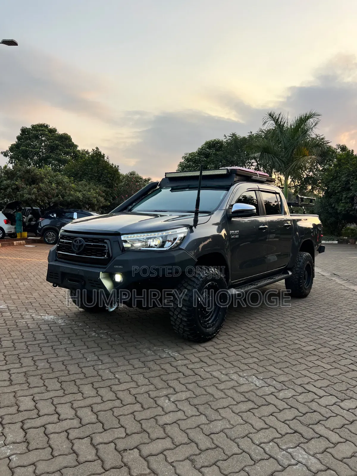 Toyota Hilux SR5 4x4 2019 Gray