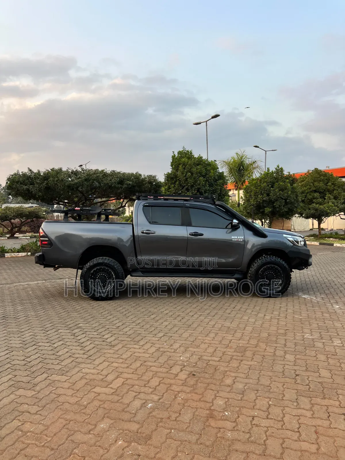 Toyota Hilux SR5 4x4 2019 Gray