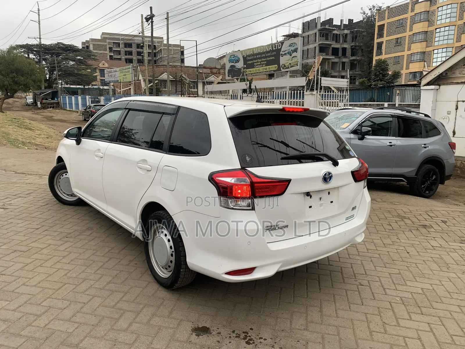 Toyota Corolla Fielder 1.5 Hybrid FWD 2021 White