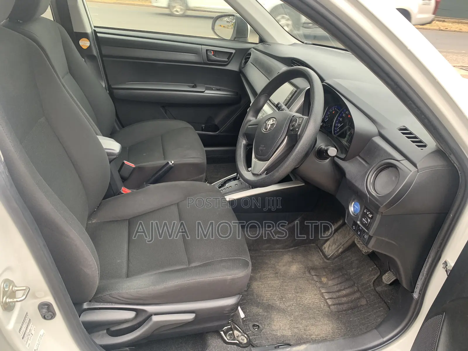 Toyota Corolla Fielder 1.5 Hybrid FWD 2021 White